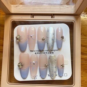 Elegant Blue and Silver Press-On Nails